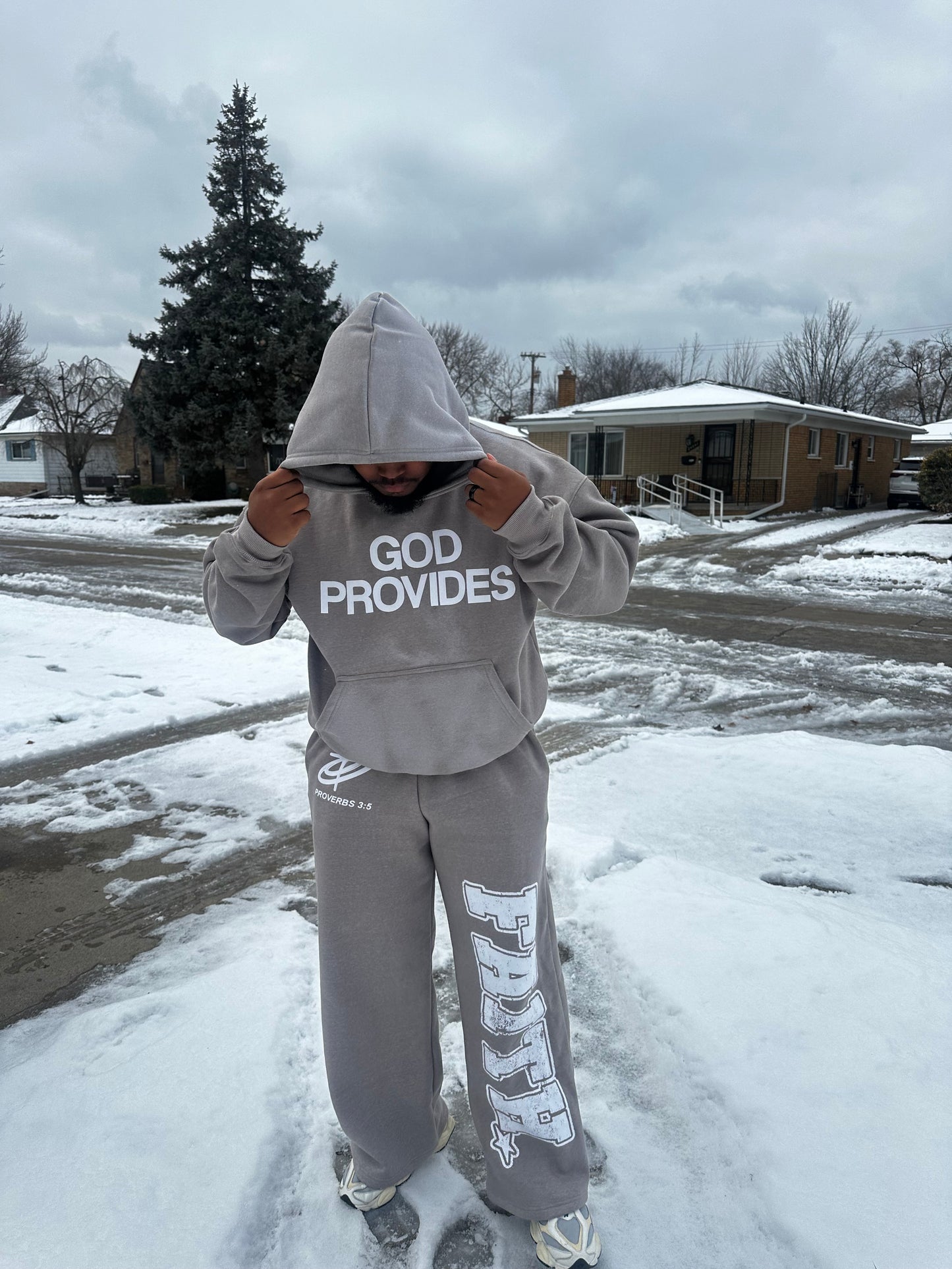 "GOD PROVIDES!" HOODIE [GREY]