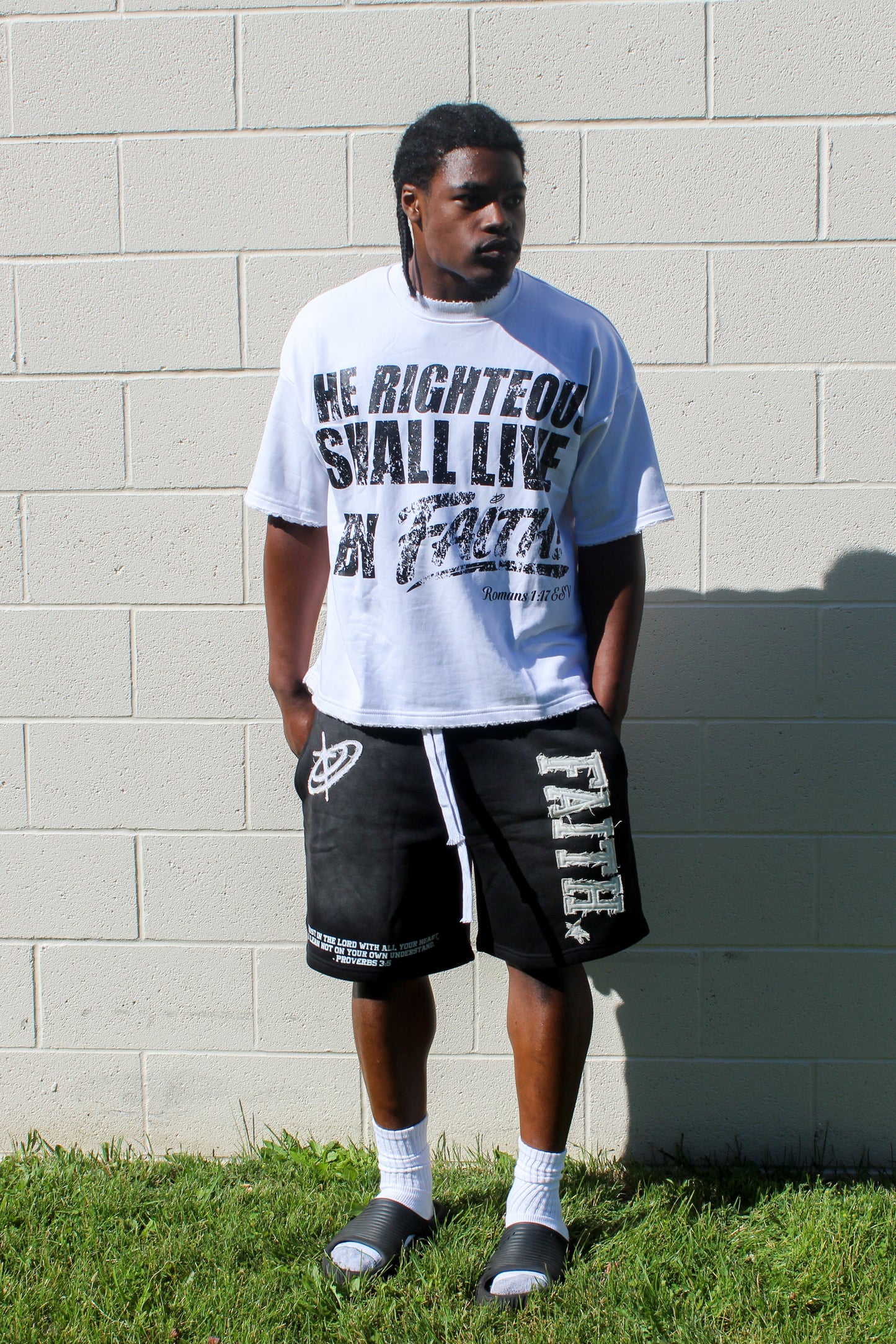 "RIGHTEOUS" CROPPED TEE [BLACK]